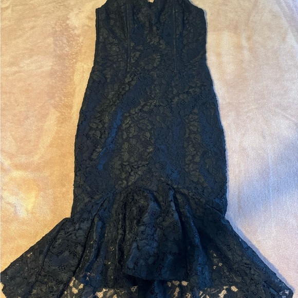 Black dress - Picture 2 of 7